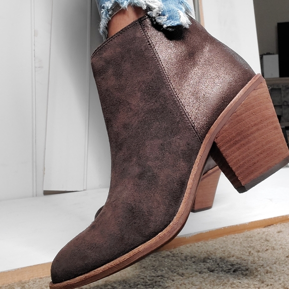 Sofft Tilton Dark Brown Two Tone Booties - Picture 5 of 16